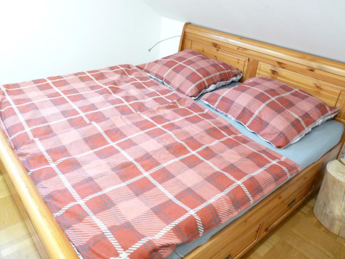 Ferienwohnung Der Familie Budzisch Sinsheim Exteriör bild
